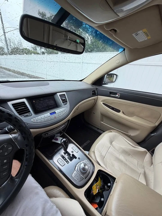 2010 Hyundai Genesis - Image 3 of 13