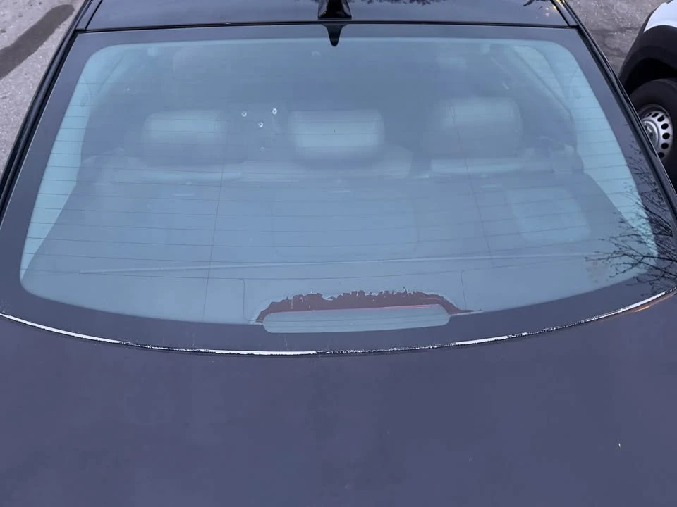 2010 Hyundai Genesis - Image 6 of 11