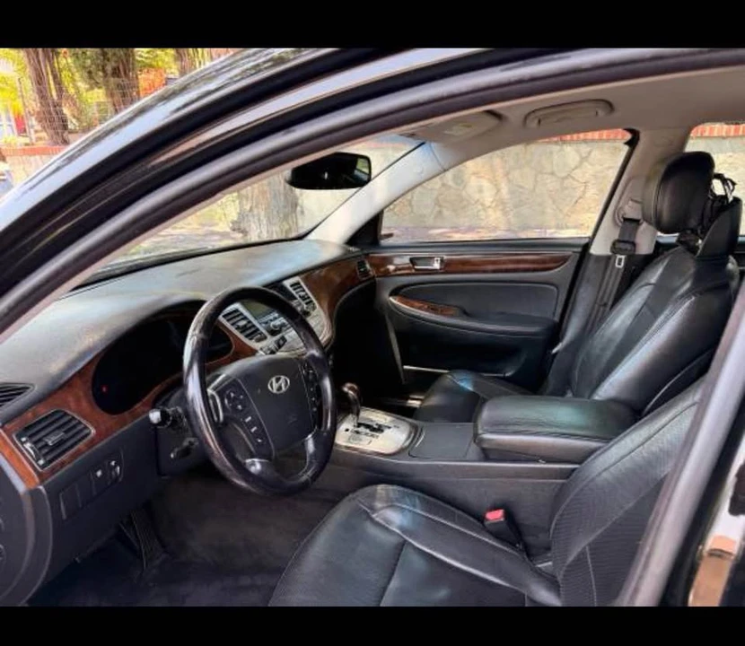 2010 Hyundai Genesis - Image 4 of 7