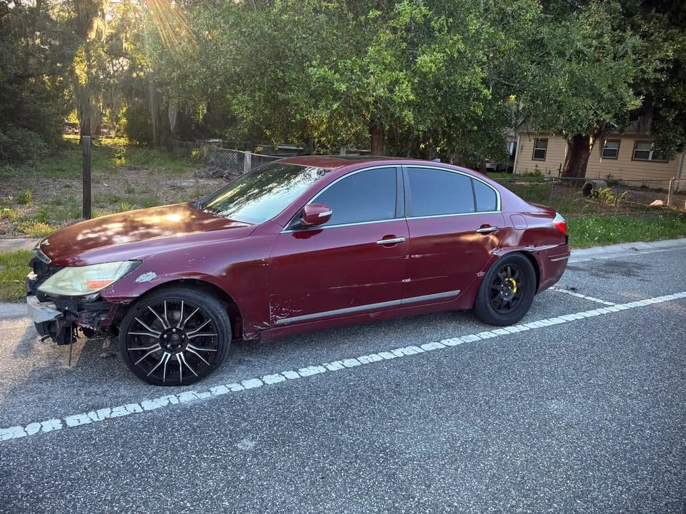 2010 Hyundai Genesis - Image 3 of 3