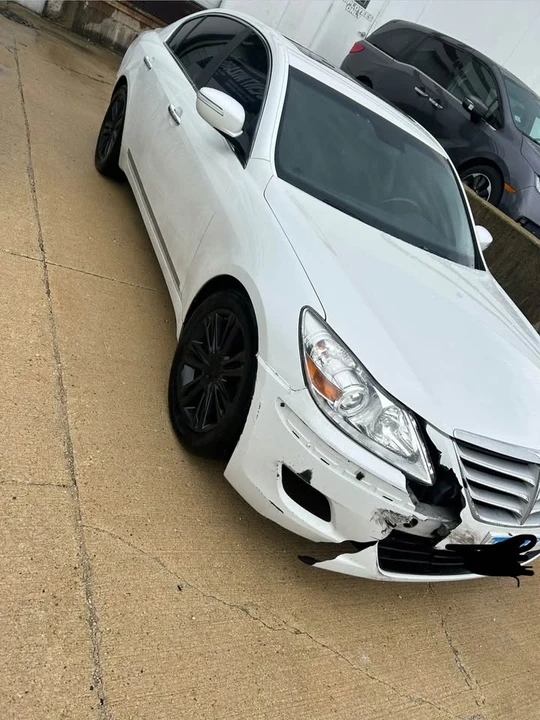 2010 Hyundai Genesis - Image 7 of 7