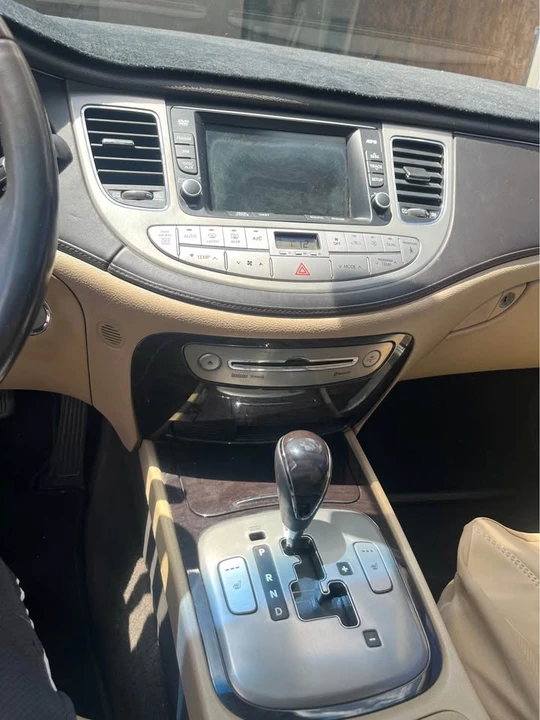 2010 Hyundai Genesis - Image 3 of 9