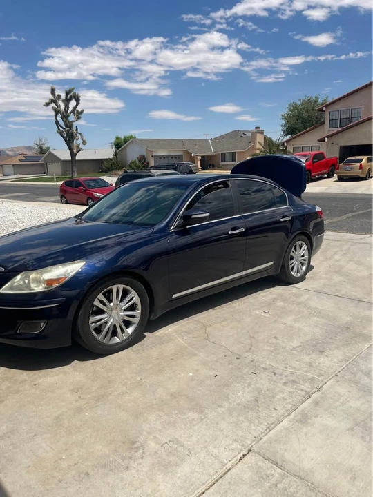 2010 Hyundai Genesis - Image 9 of 9