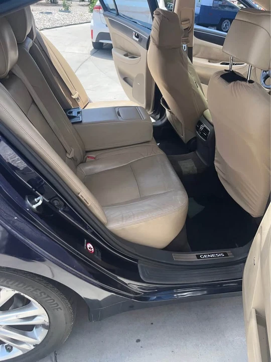 2010 Hyundai Genesis - Image 6 of 9