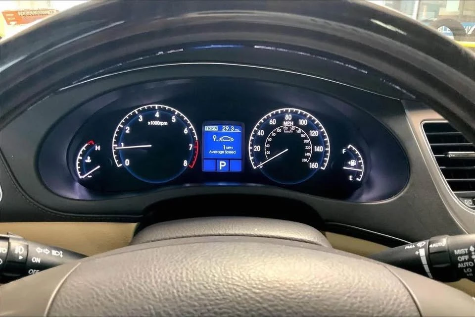 2010 Hyundai Genesis - Image 16 of 20