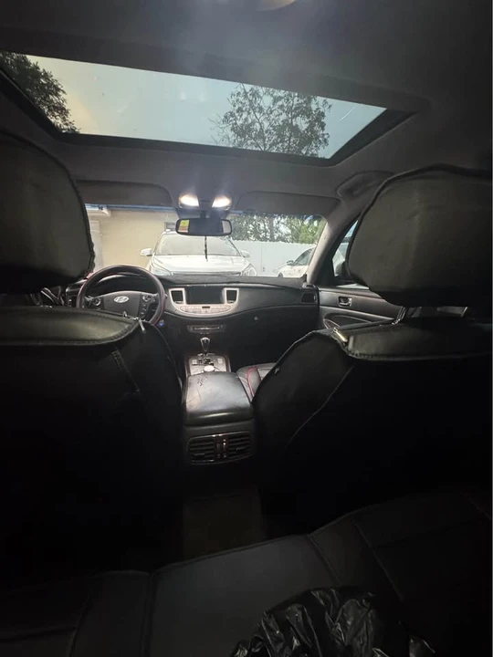 2010 Hyundai Genesis - Image 7 of 9