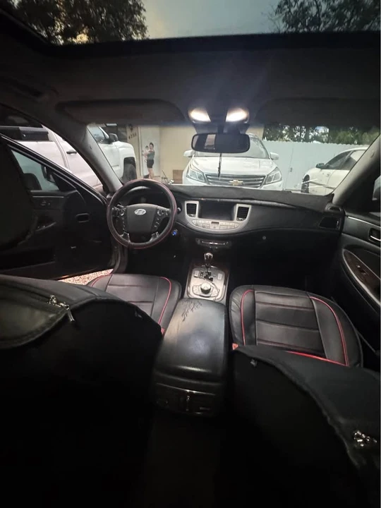 2010 Hyundai Genesis - Image 5 of 9