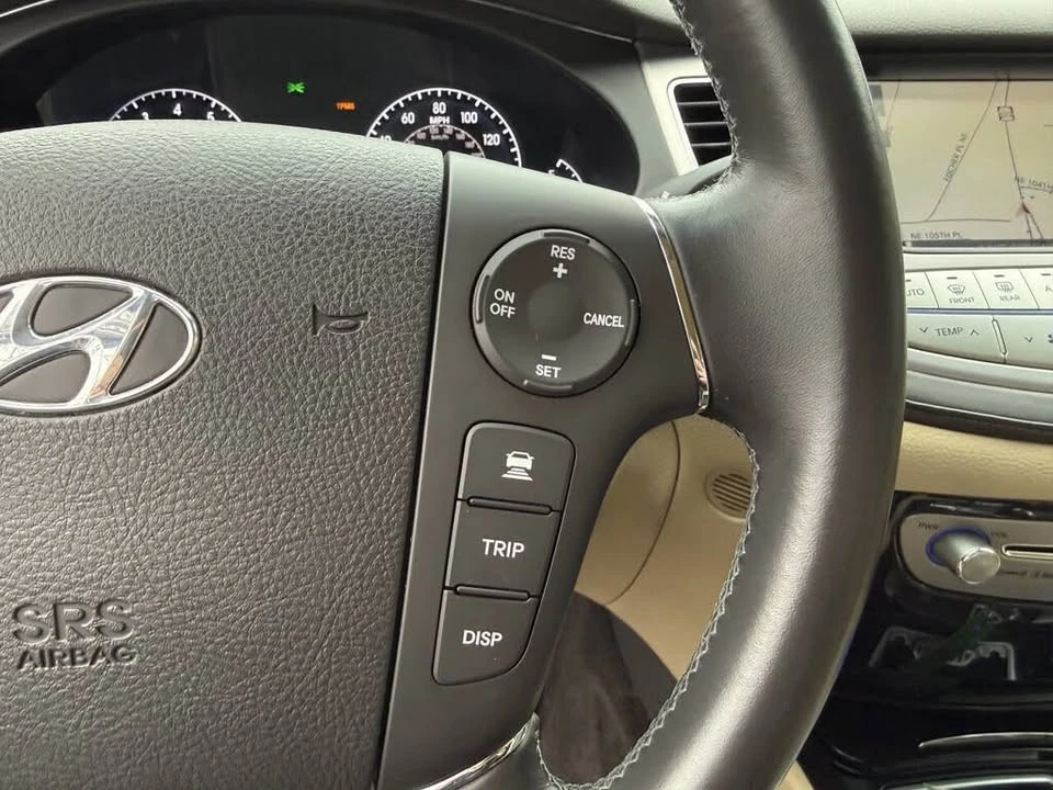 2010 Hyundai Genesis - Image 19 of 20