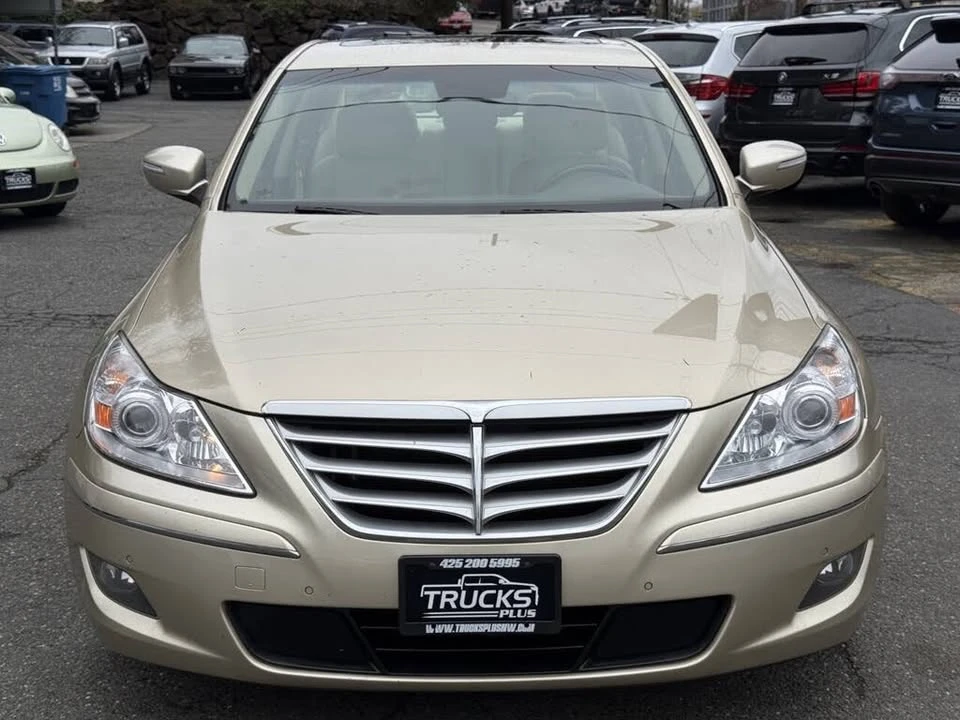 2010 Hyundai Genesis - Image 8 of 20