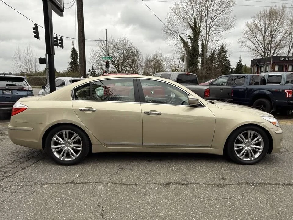 2010 Hyundai Genesis - Image 6 of 20
