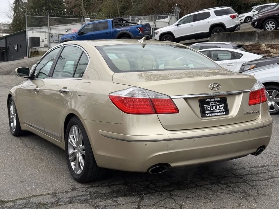 2010 Hyundai Genesis - Image 3 of 20