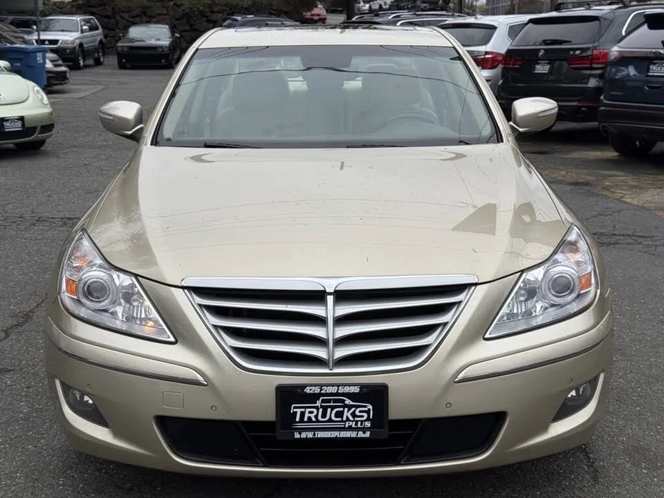 2010 Hyundai Genesis - Image 8 of 20