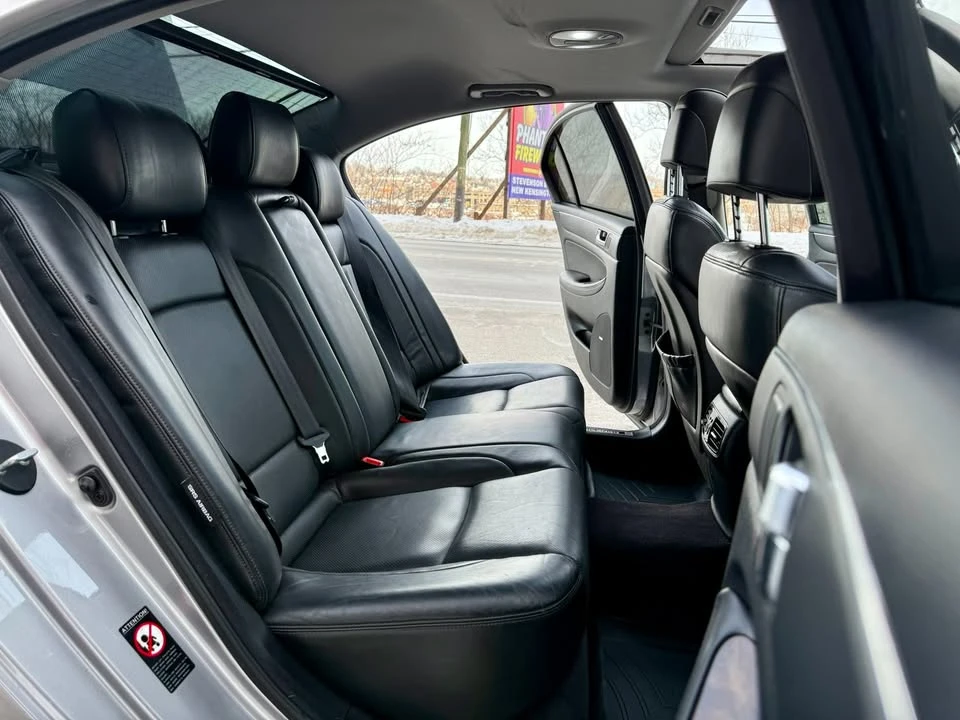2010 Hyundai Genesis - Image 13 of 19