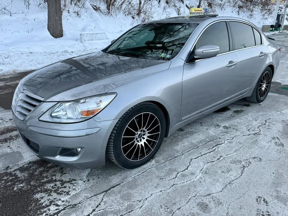 2010 Hyundai Genesis - Image 4 of 19