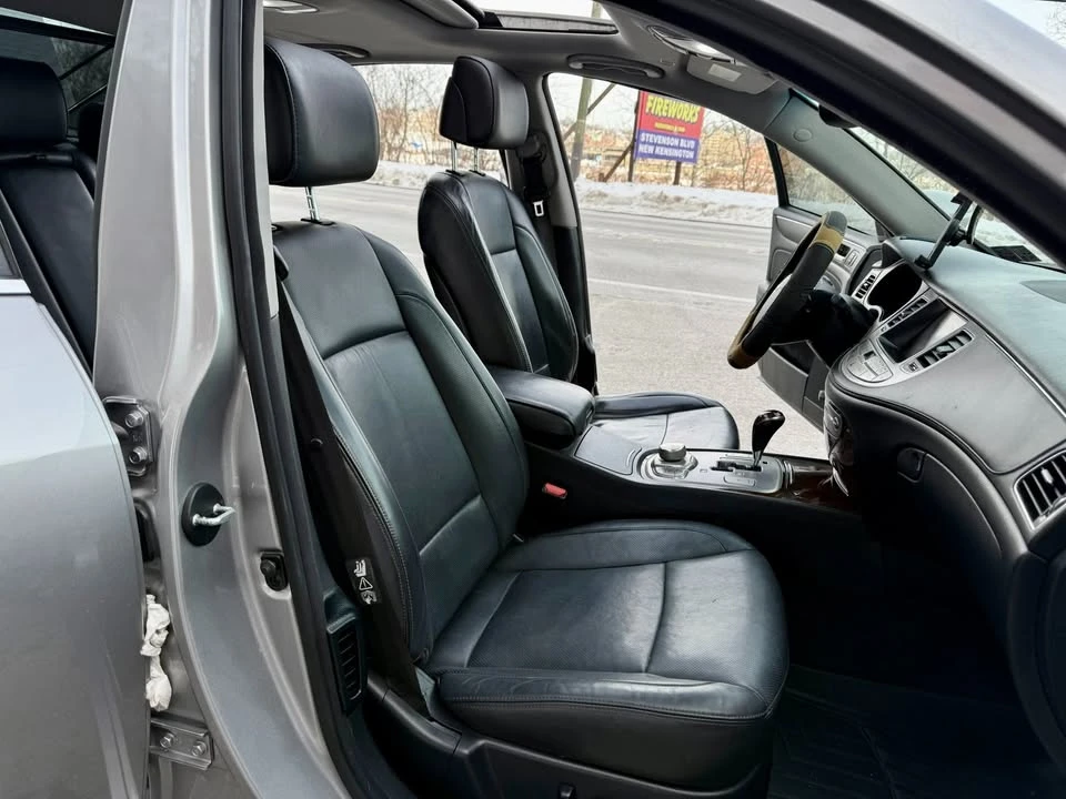 2010 Hyundai Genesis - Image 14 of 19
