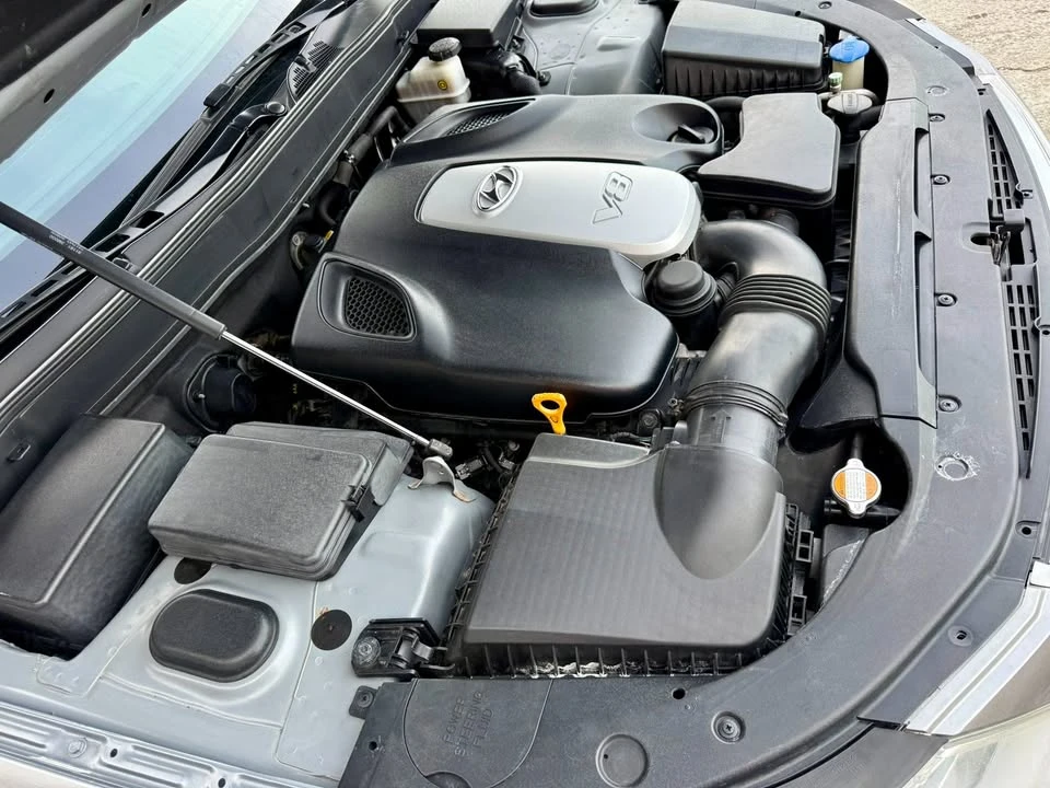 2010 Hyundai Genesis - Image 15 of 19