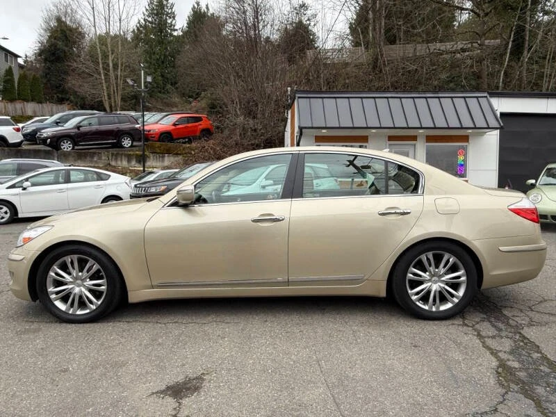 2010 Hyundai Genesis - Image 2 of 20