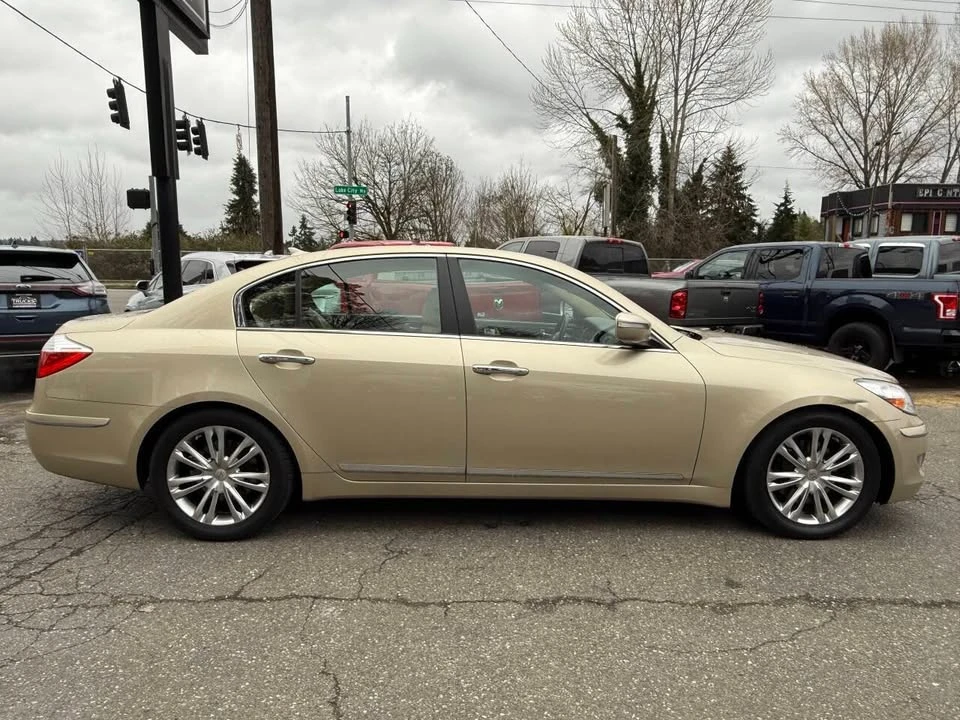 2010 Hyundai Genesis - Image 6 of 20