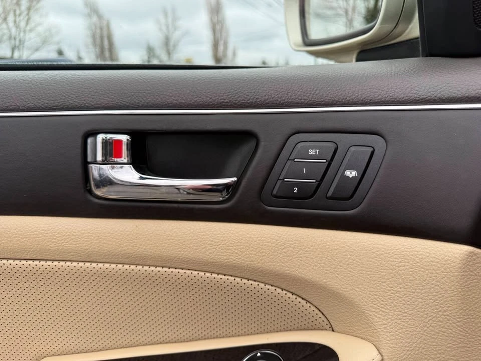 2010 Hyundai Genesis - Image 16 of 20