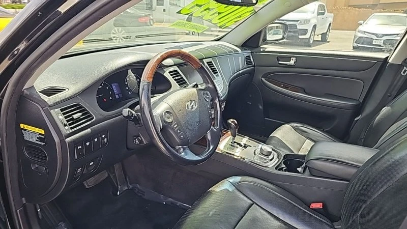 2010 Hyundai Genesis - Image 8 of 19