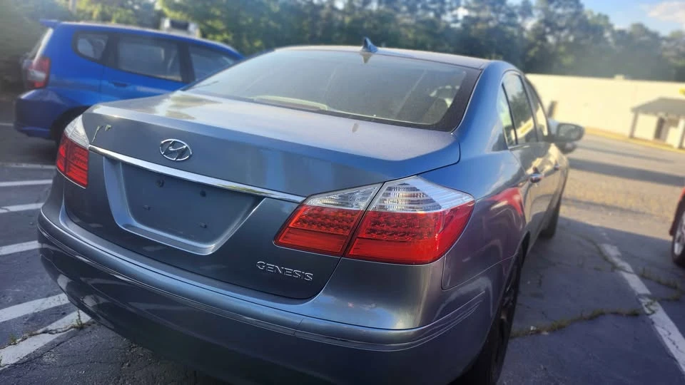 2010 Hyundai Genesis - Image 3 of 14