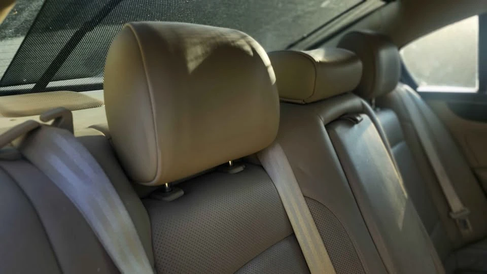2010 Hyundai Genesis - Image 8 of 14