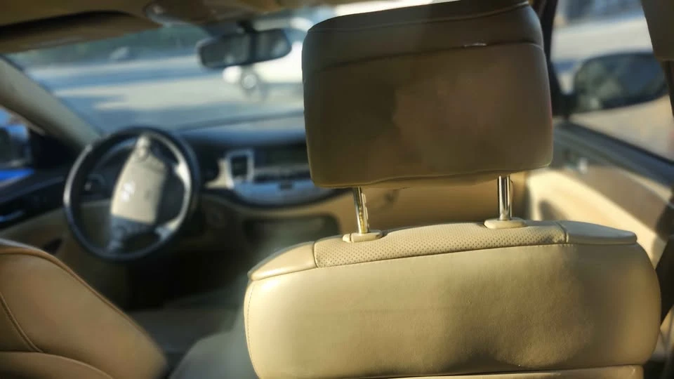 2010 Hyundai Genesis - Image 9 of 14