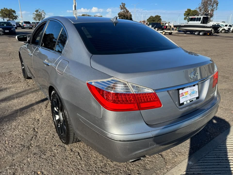 2010 Hyundai Genesis - Image 7 of 20