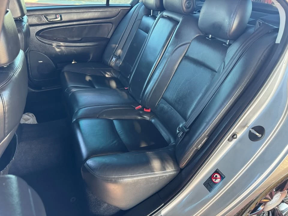 2010 Hyundai Genesis - Image 13 of 20