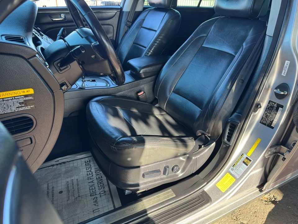 2010 Hyundai Genesis - Image 12 of 20