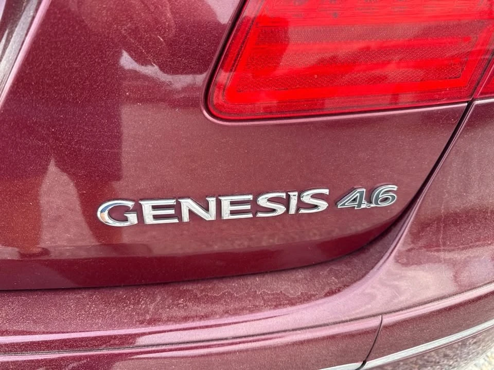 2010 Hyundai Genesis - Image 7 of 15