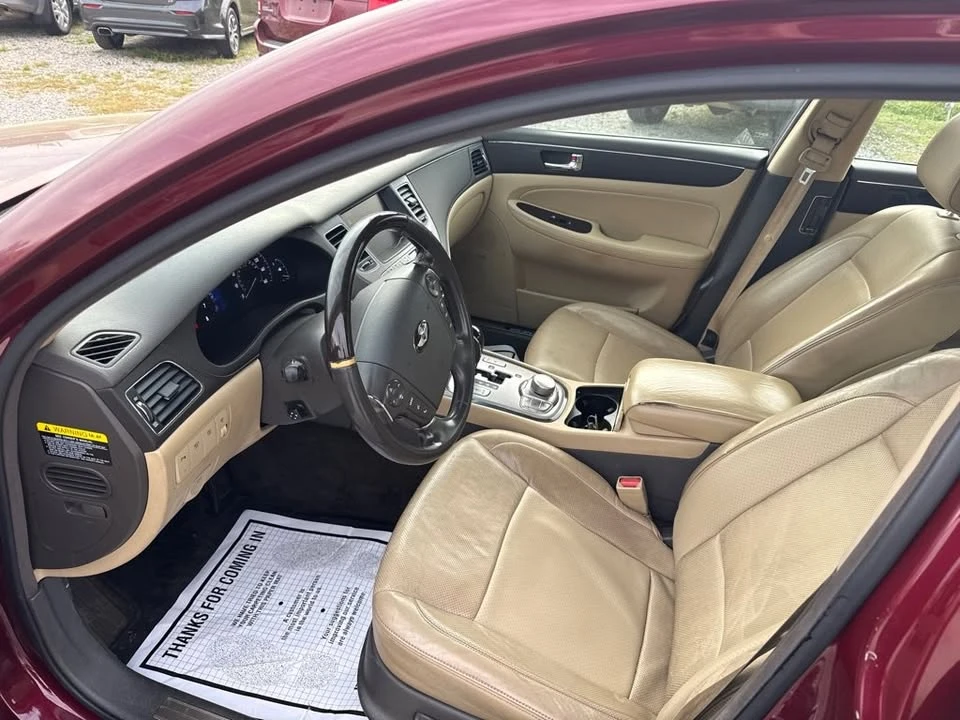 2010 Hyundai Genesis - Image 10 of 15