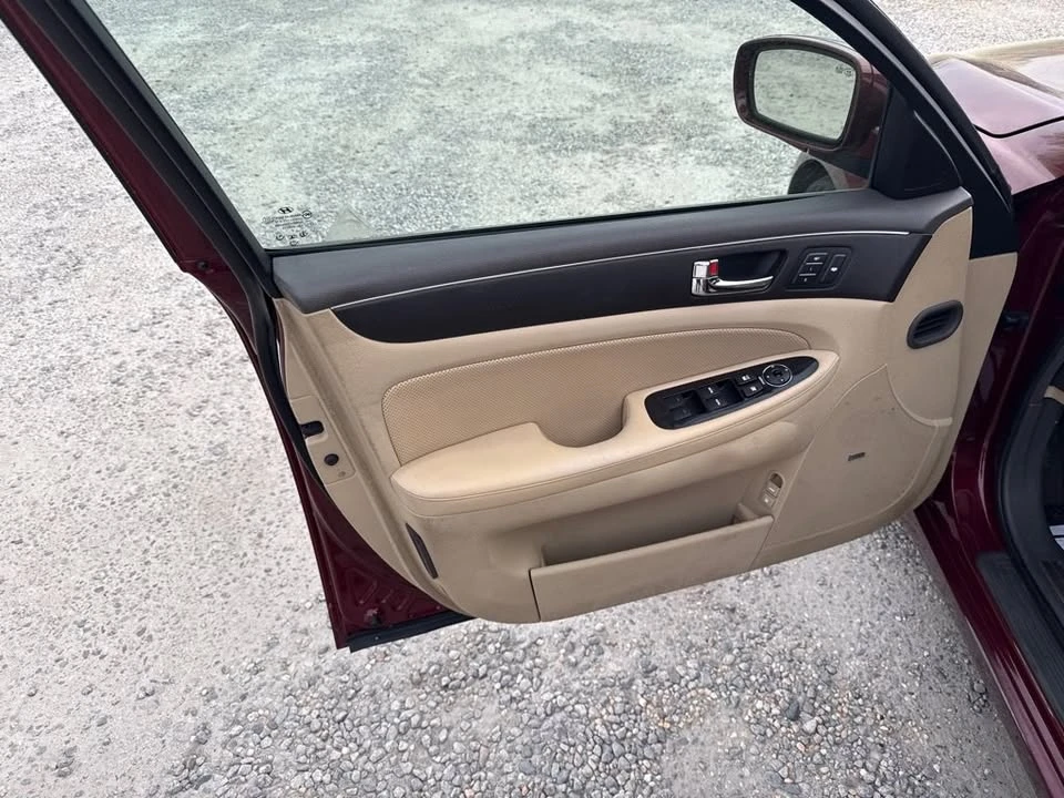2010 Hyundai Genesis - Image 12 of 16
