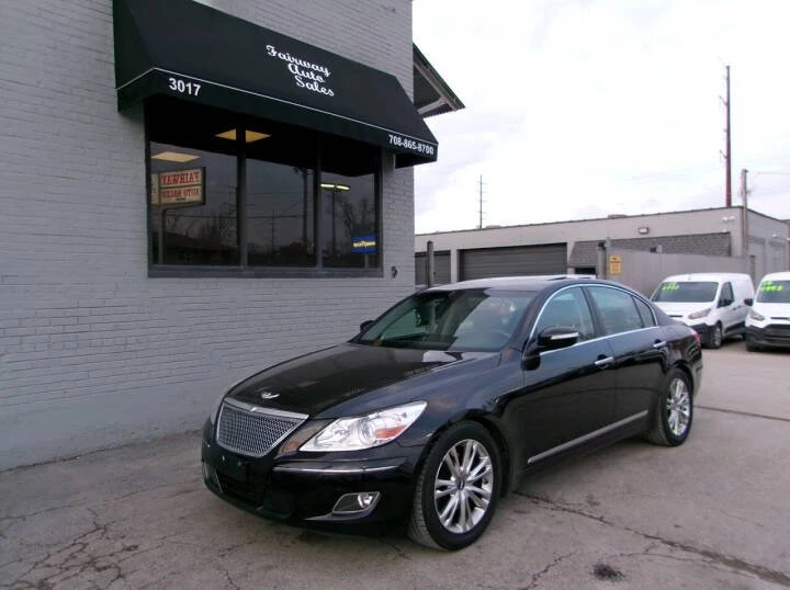 2010 Hyundai Genesis - Image 2 of 17