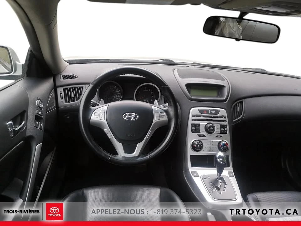 2010 Hyundai Genesis - Image 12 of 20