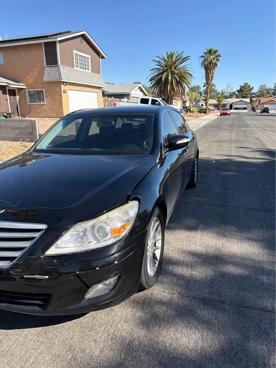 2010 Hyundai Genesis - Image 2 of 10