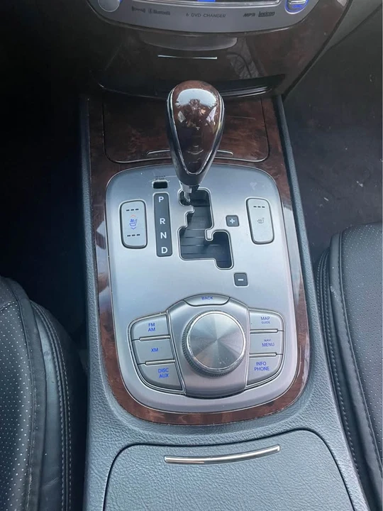 2010 Hyundai Genesis - Image 6 of 18