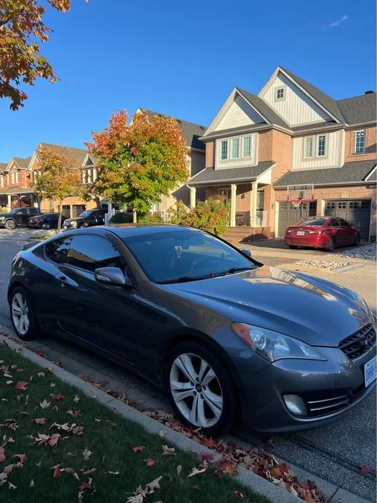 2010 Hyundai Genesis Coupe - Image 4 of 10