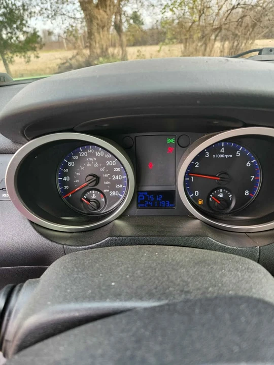 2010 Hyundai Genesis Coupe - Image 3 of 5
