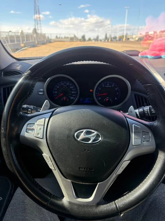 2010 Hyundai Genesis Coupe - Image 11 of 14