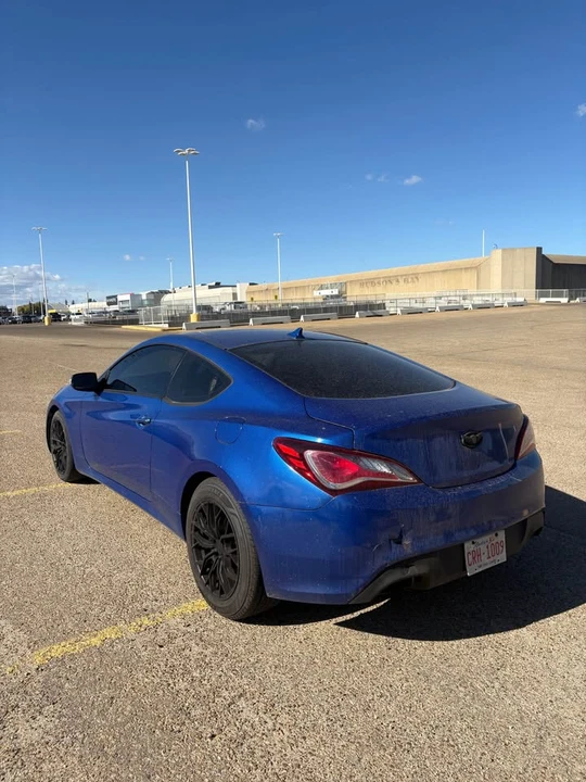 2010 Hyundai Genesis Coupe - Image 4 of 14