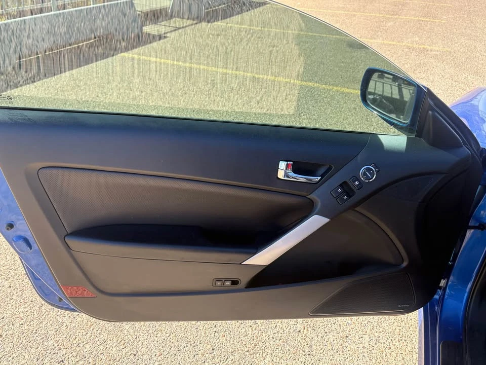 2010 Hyundai Genesis Coupe - Image 13 of 14