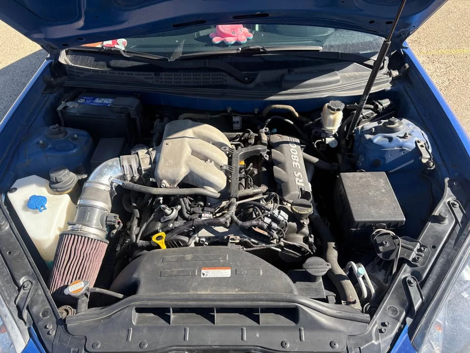 2010 Hyundai Genesis Coupe - Image 2 of 14