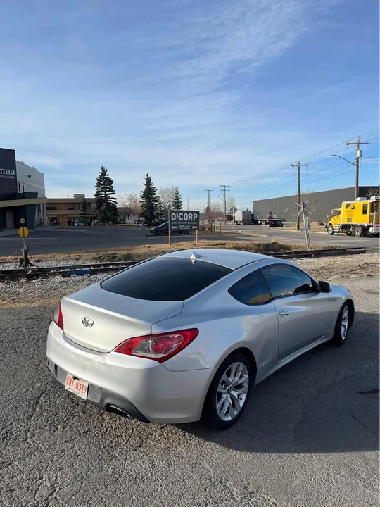 2010 Hyundai Genesis Coupe - Image 3 of 10