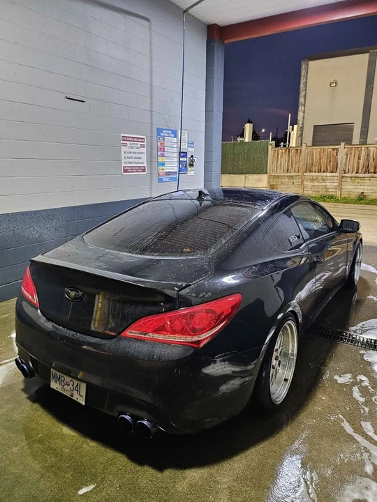 2010 Hyundai Genesis Coupe - Image 5 of 11