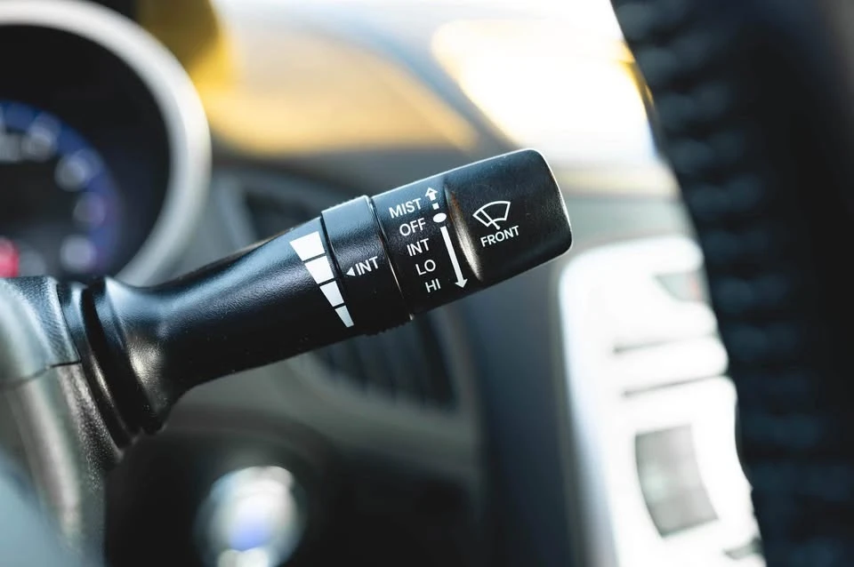 2010 Hyundai Genesis Coupe - Image 16 of 17