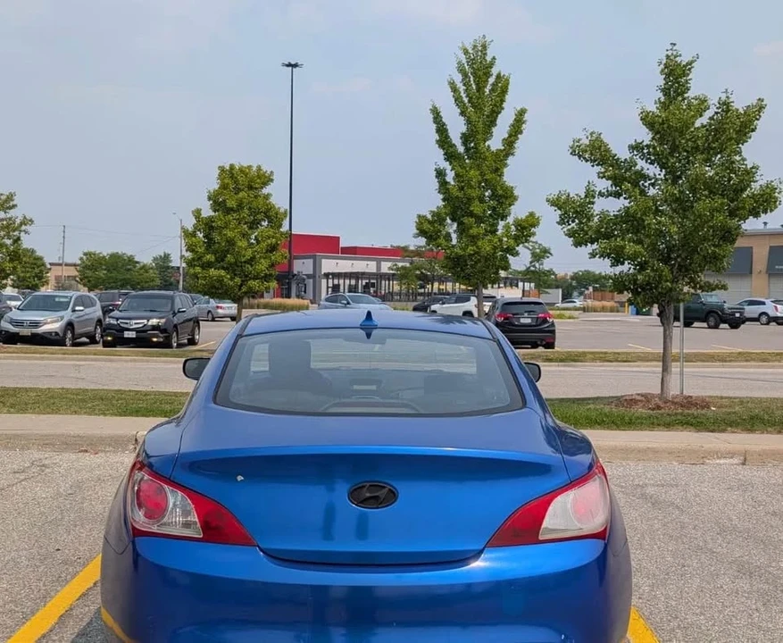 2010 Hyundai Genesis Coupe - Image 4 of 7