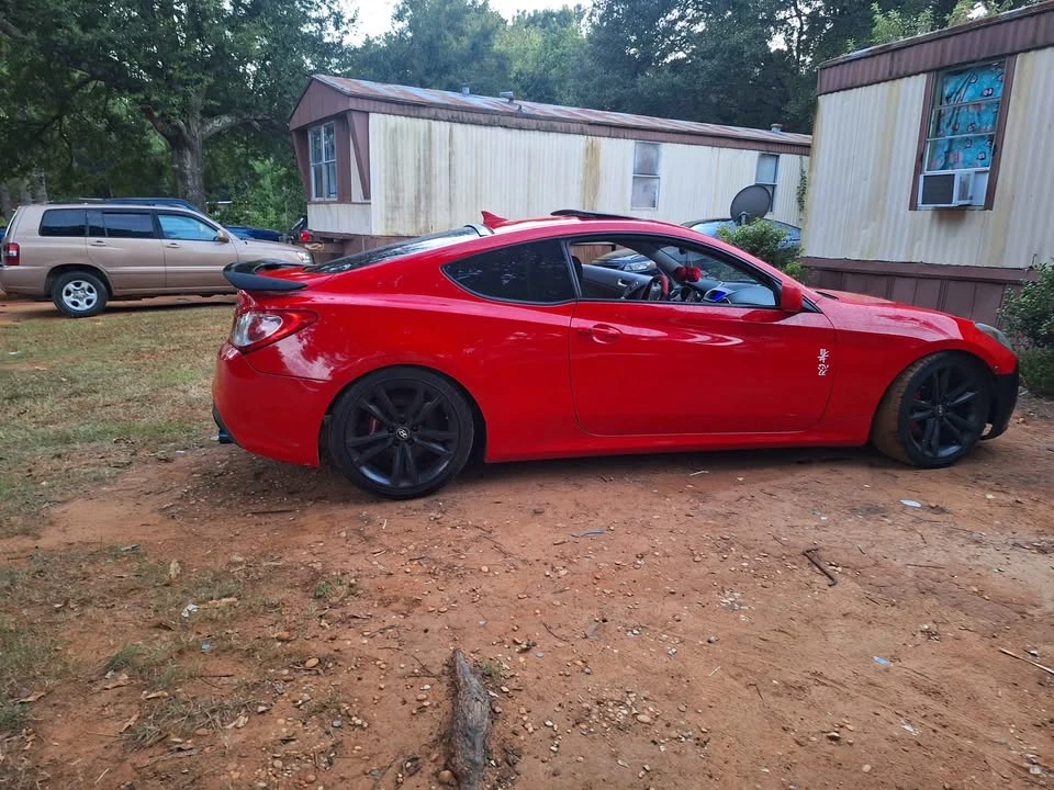 2010 Hyundai Genesis Coupe - Image 3 of 3