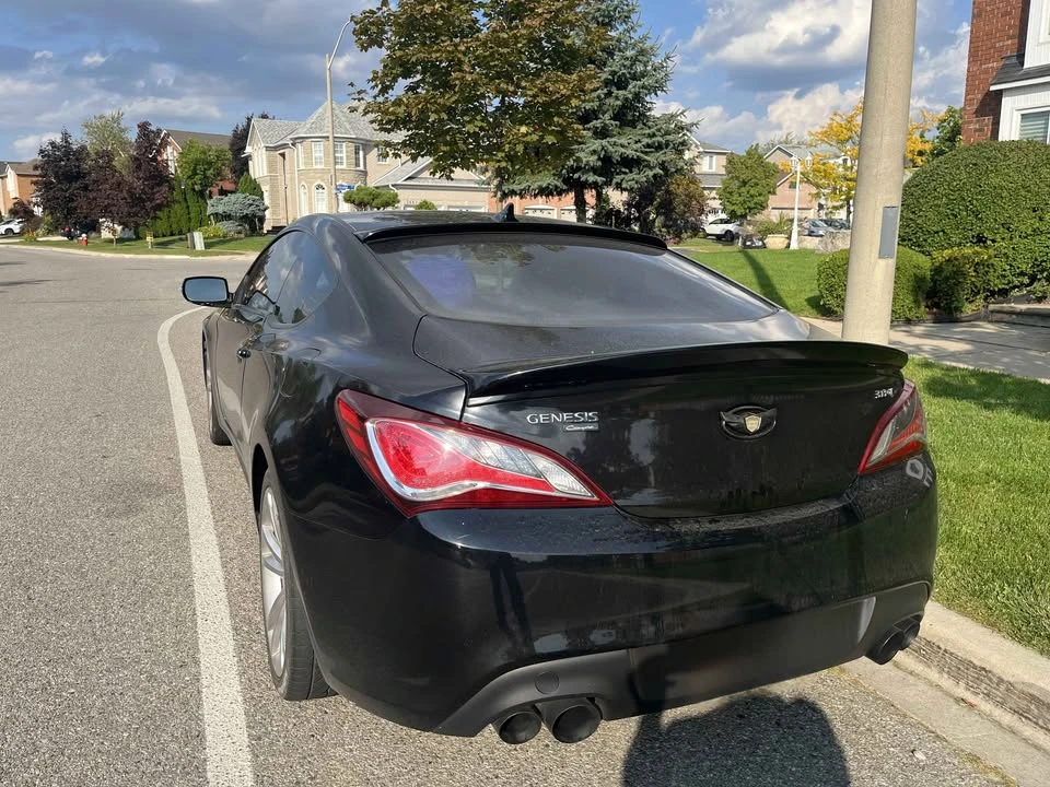 2010 Hyundai Genesis Coupe - Image 2 of 6