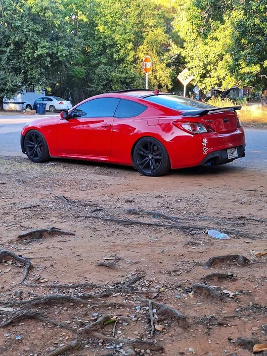 2010 Hyundai Genesis Coupe - Image 3 of 6